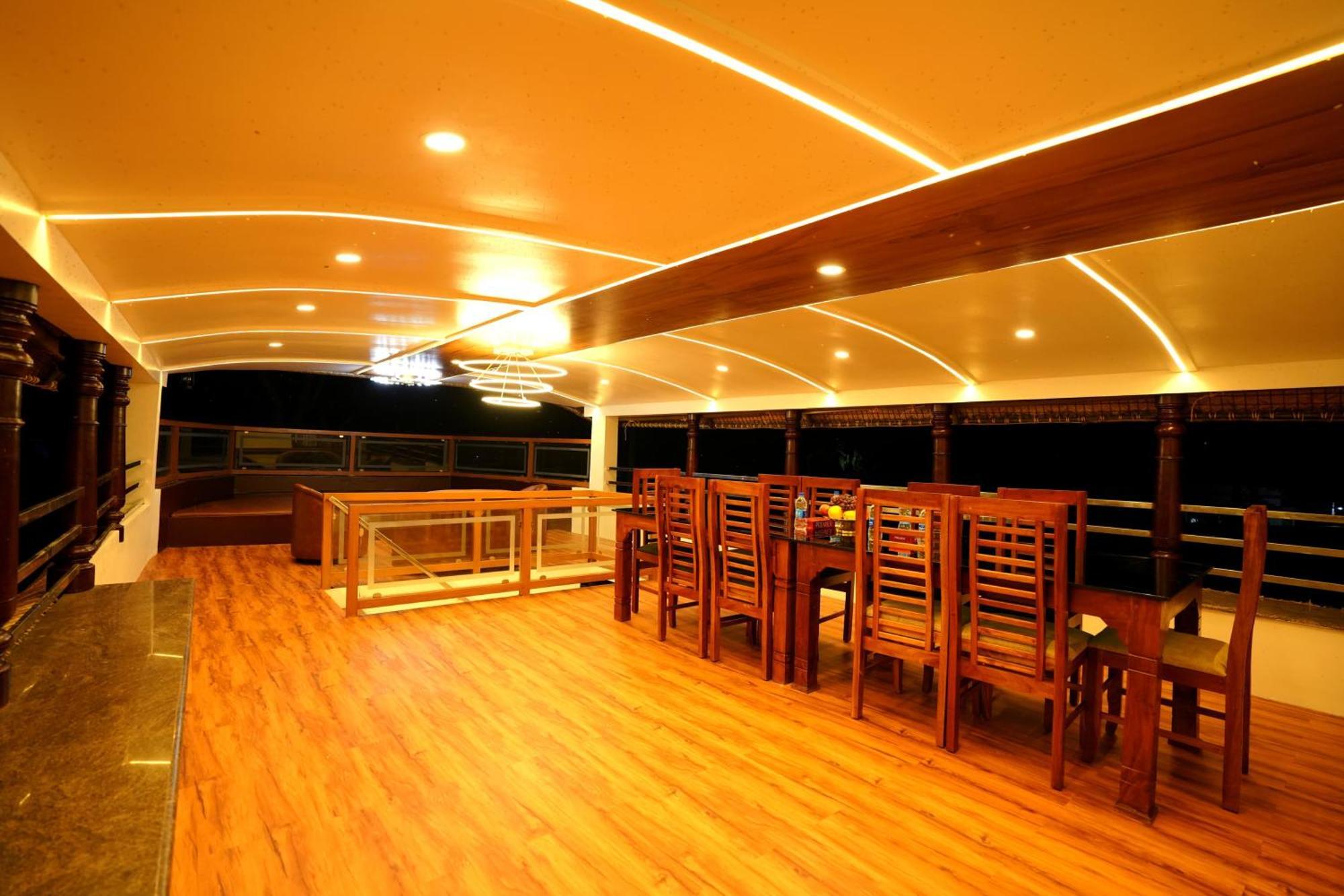Indraprasthamlakecruise Alappuzha ภายนอก รูปภาพ